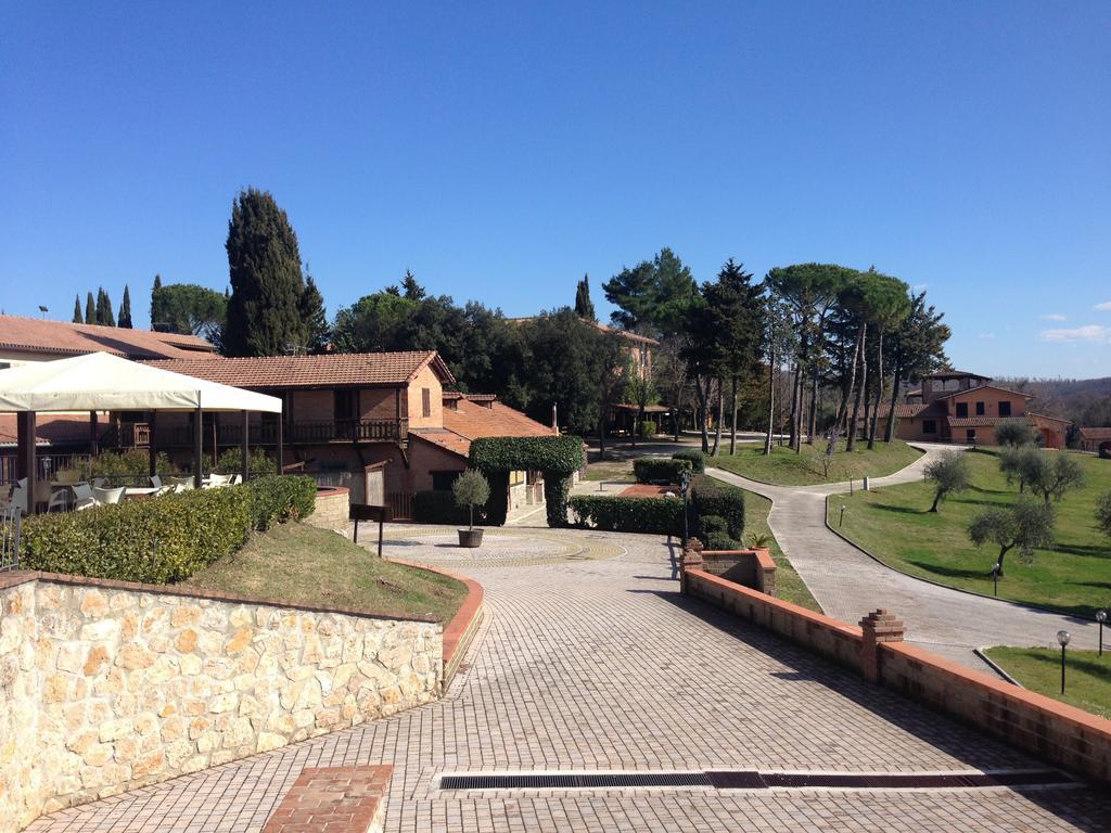 Pian Dei Mucini Resort Il Borgo Massa Marittima Bagian luar foto