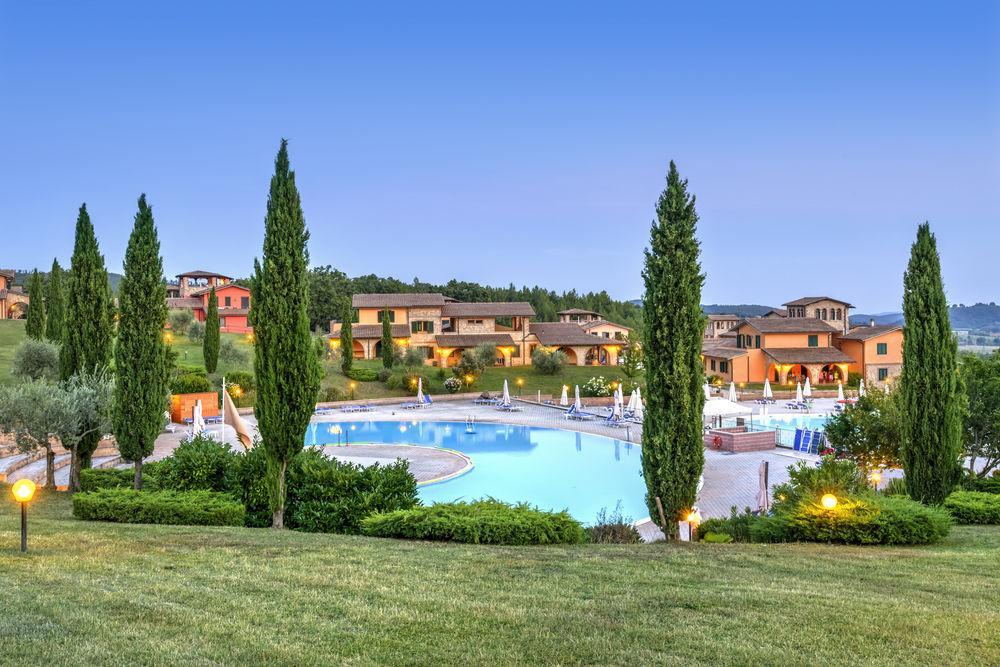 Pian Dei Mucini Resort Il Borgo Massa Marittima Bagian luar foto