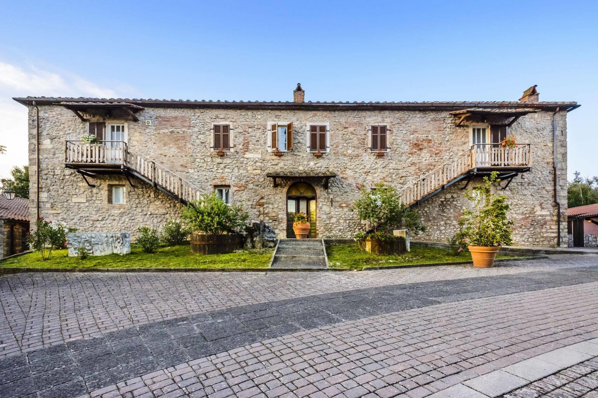 Pian Dei Mucini Resort Il Borgo Massa Marittima Bagian luar foto
