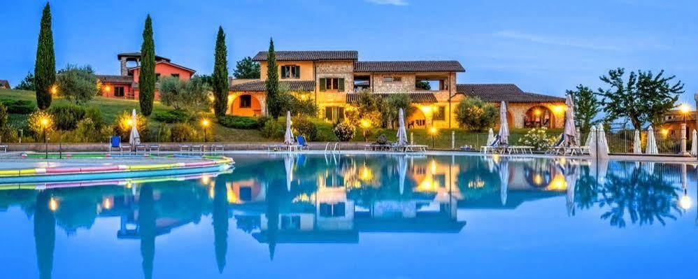 Pian Dei Mucini Resort Il Borgo Massa Marittima Bagian luar foto