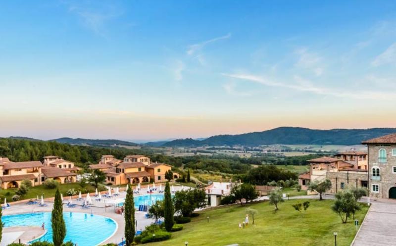 Pian Dei Mucini Resort Il Borgo Massa Marittima Bagian luar foto