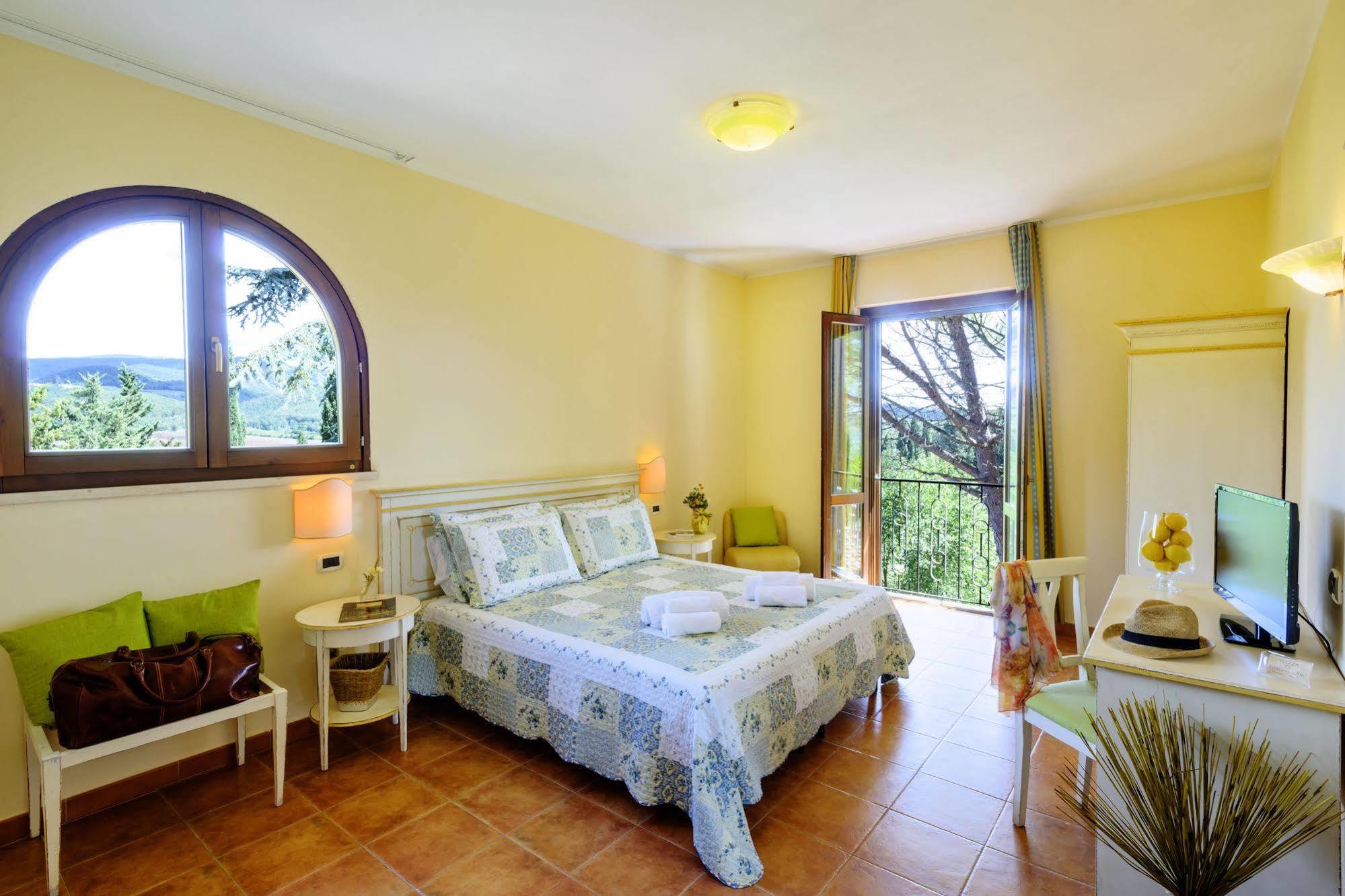 Pian Dei Mucini Resort Il Borgo Massa Marittima Bagian luar foto